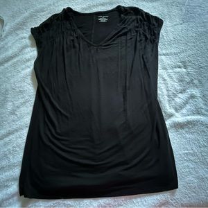 Long tunic top w/cap sleeves.